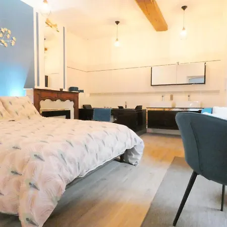 Domaine De Poumatan Bed & Breakfast *